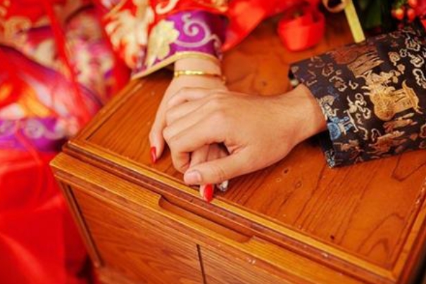 鼠牛虎兔龙蛇马羊猴鸡狗猪_轮序解读图片