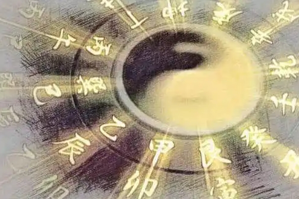 40多岁女人梦见蛇上身